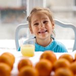 Vitamín C pro děti – dávkování: jak správně podávat a kolik denně doporučit