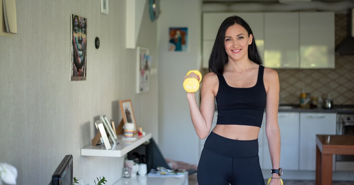 Silové cvičení doma: jednoduchý průvodce pro začátečníky i pokročilé