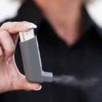 Příznaky astmatu: jak je poznat, co znamenají a kdy vyhledat lékaře